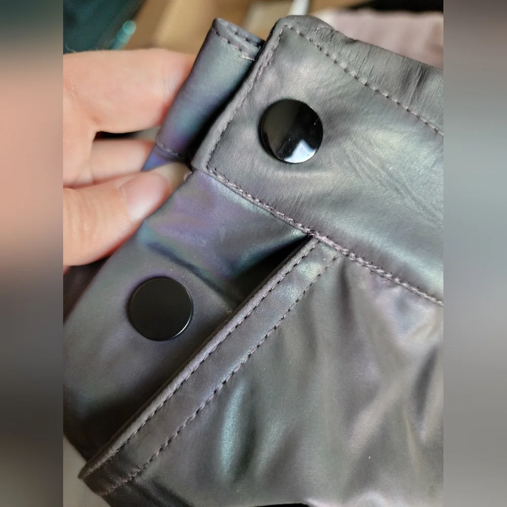 Reflective Rave Size MEDIUM * PLEASE READ - Picture 4 of 5